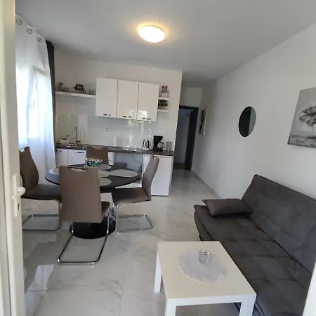 Sun House Apartment *