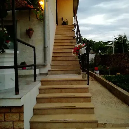 Sun House Apartment Brzac